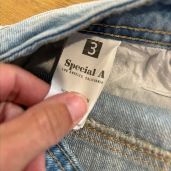 Faded ripped jeans - Picture 3 of 3